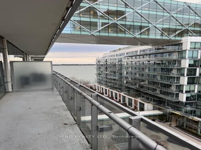 936 - 39 Queens Quay E