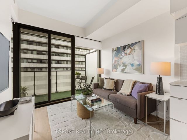 2912 - 185 Roehampton Ave