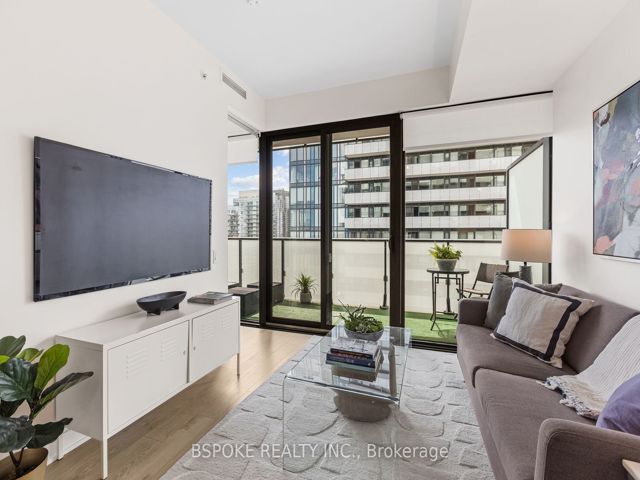 2912 - 185 Roehampton Ave