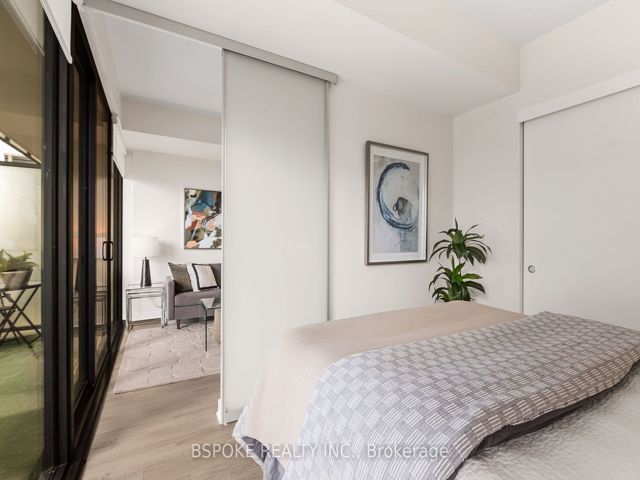 2912 - 185 Roehampton Ave