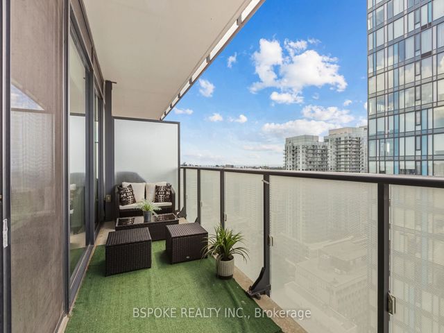 2912 - 185 Roehampton Ave