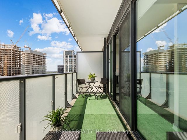 2912 - 185 Roehampton Ave