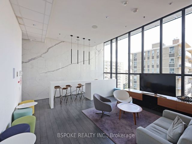 2912 - 185 Roehampton Ave
