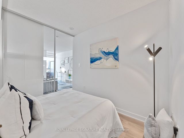 917 - 4K Spadina Ave