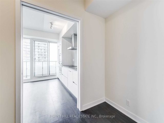 5101 - 2221 Yonge St