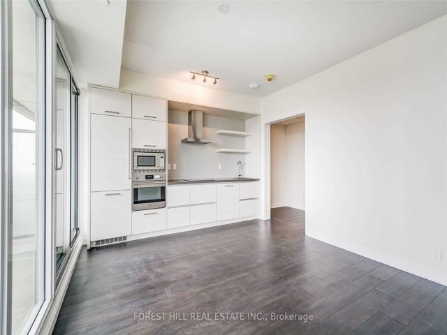 5101 - 2221 Yonge St