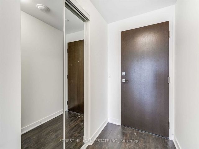 5101 - 2221 Yonge St