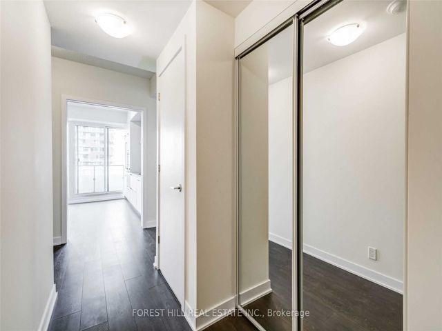 5101 - 2221 Yonge St