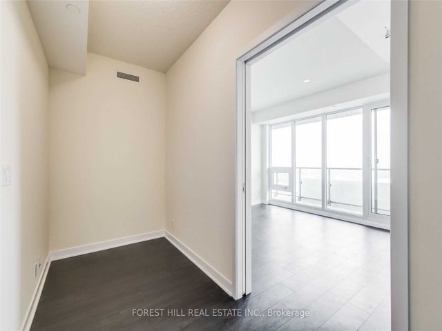 5101 - 2221 Yonge St