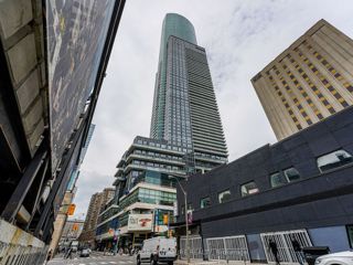 4210 - 386 Yonge St