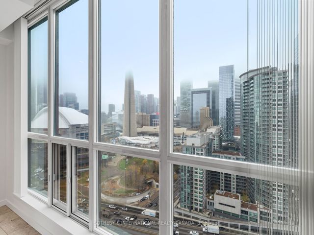 2502 - 218 Queens Quay W