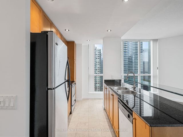 2502 - 218 Queens Quay W