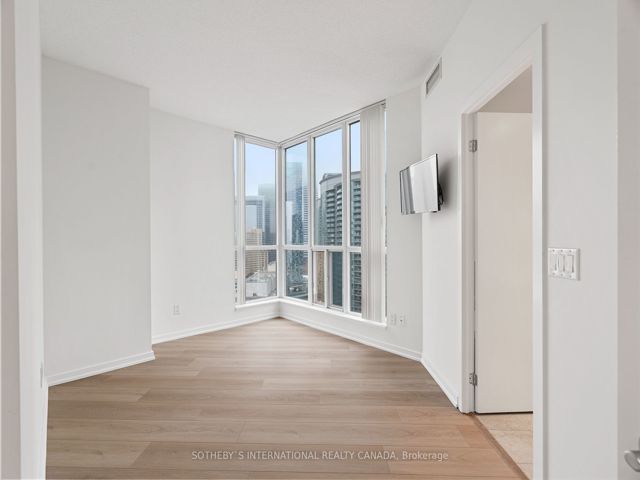 2502 - 218 Queens Quay W