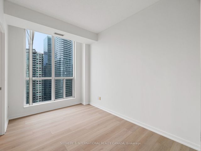 2502 - 218 Queens Quay W