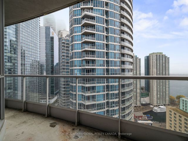 2502 - 218 Queens Quay W