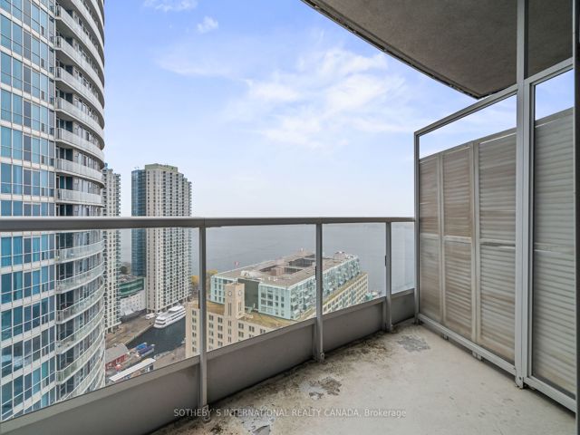 2502 - 218 Queens Quay W