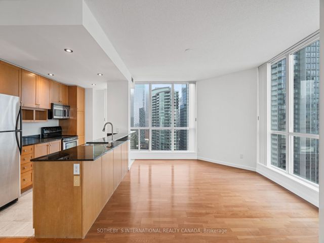 2502 - 218 Queens Quay W