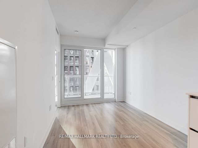 2411 - 230 Simcoe St