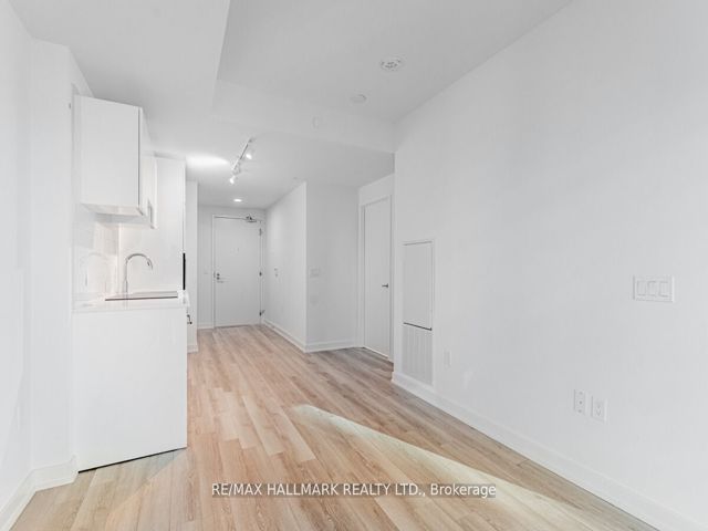 2411 - 230 Simcoe St