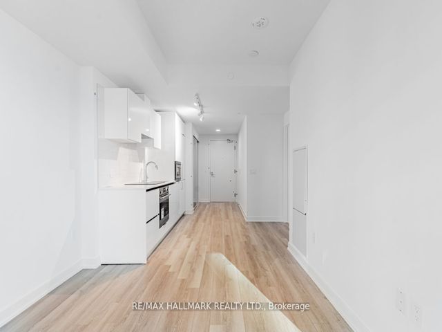 2411 - 230 Simcoe St