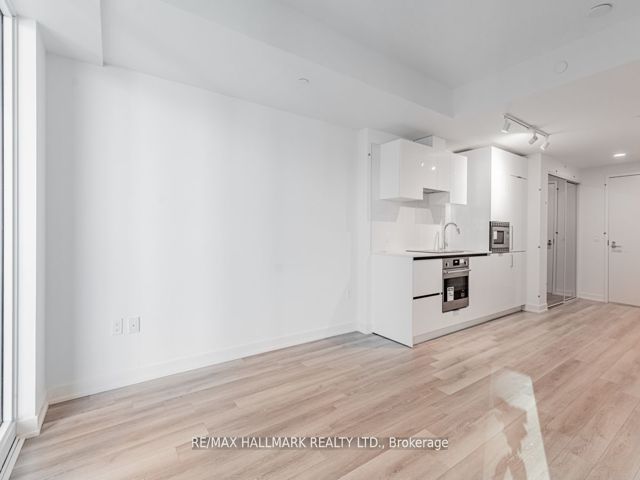 2411 - 230 Simcoe St