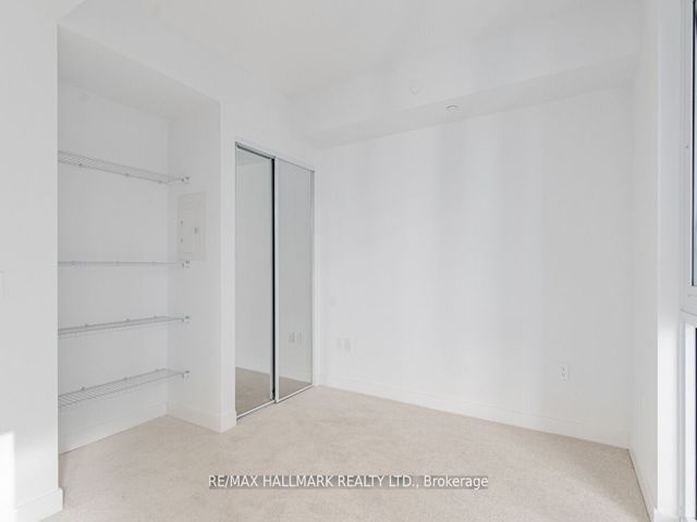 2411 - 230 Simcoe St