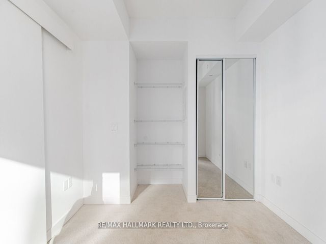 2411 - 230 Simcoe St
