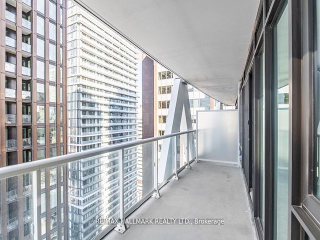 2411 - 230 Simcoe St