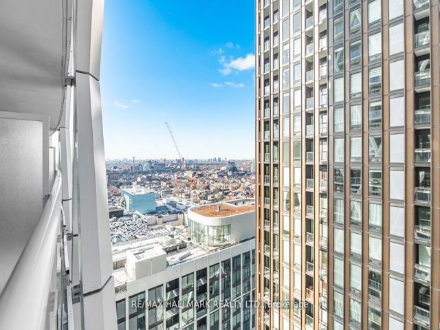 2411 - 230 Simcoe St