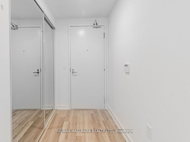 2411 - 230 Simcoe St
