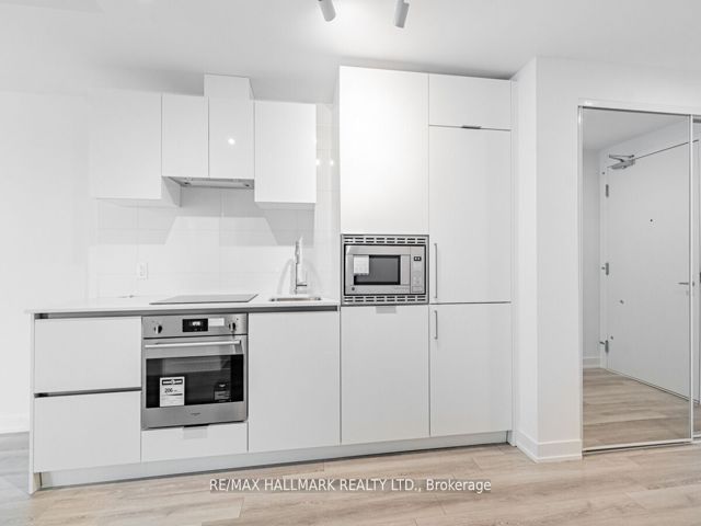2411 - 230 Simcoe St