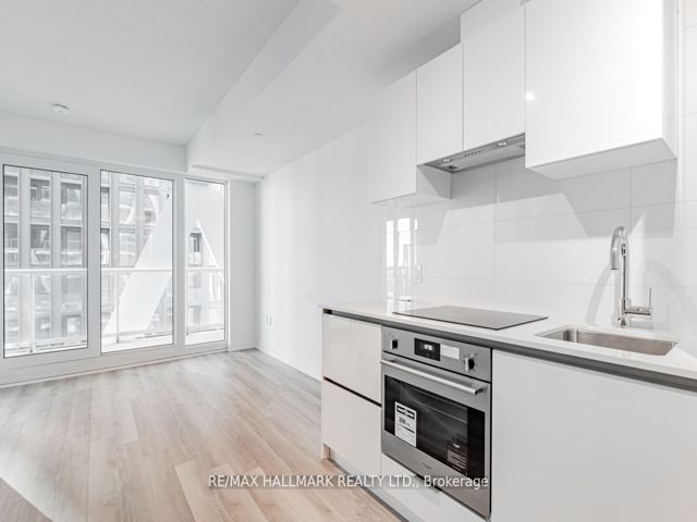 2411 - 230 Simcoe St