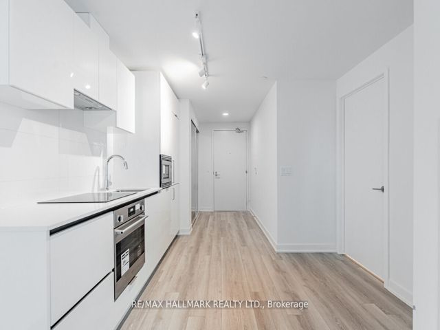 2411 - 230 Simcoe St
