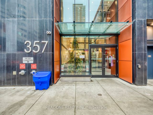 201 - 357 King St W