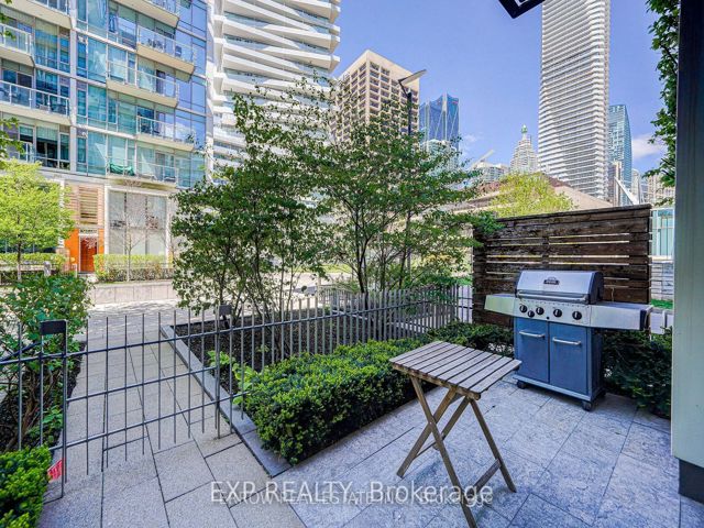 101 - 39 Queens Quay E