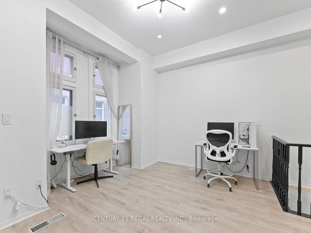 3 - 228 St George St E