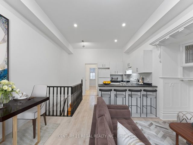 3 - 228 St George St E