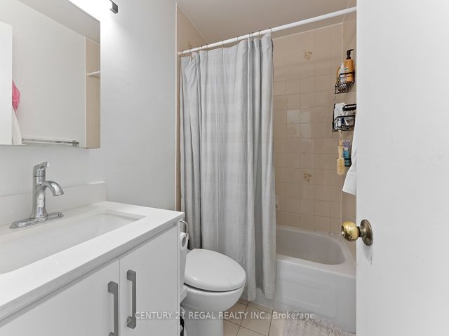 3 - 228 St George St E