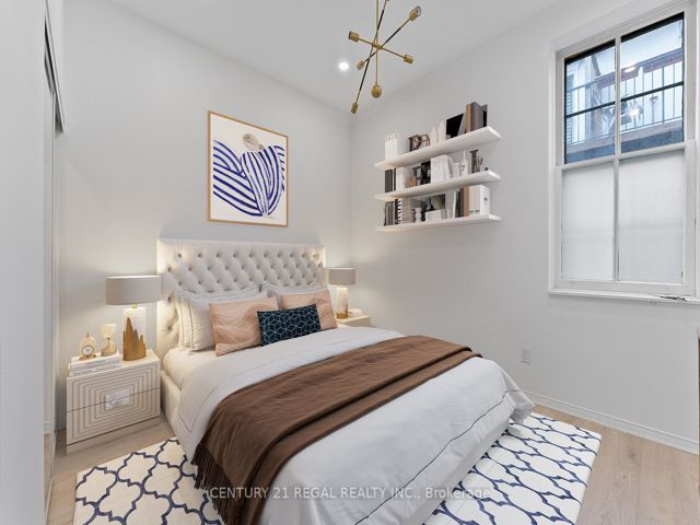 3 - 228 St George St E