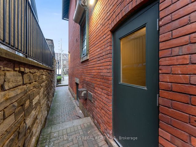 3 - 228 St George St E