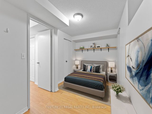 3 - 228 St George St E