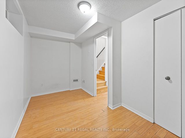 3 - 228 St George St E