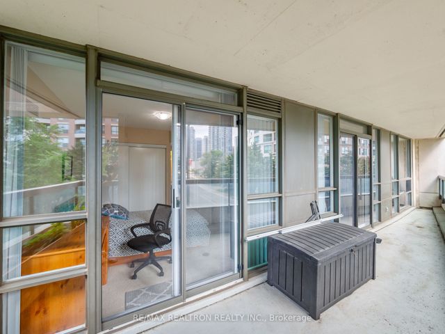 201 - 503 Beecroft Rd