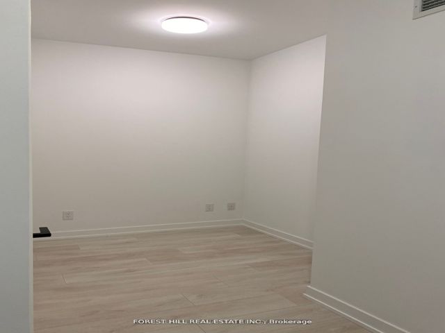 326 - 5 Defries St
