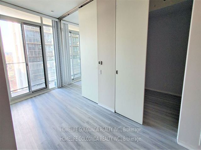 1206 - 125 Peter St