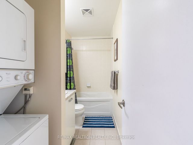 3609 - 38 Grenville St