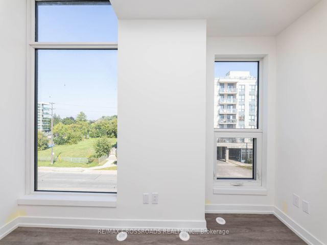 TH11 - 871 Sheppard Ave W