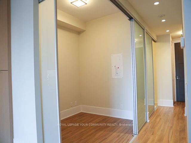 1119 - 20 John St