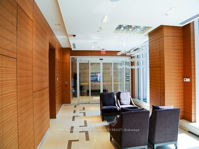 1119 - 20 John St
