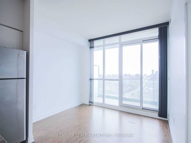 2812 - 33 Singer Crt